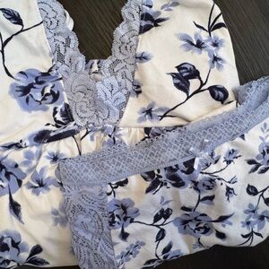 La Vie En Rose Lingerie Set